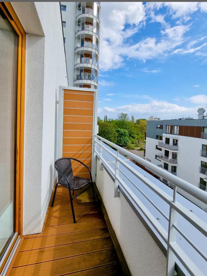 シフィノウイシチェVisit Baltic - Platan Tower Greyアパートメント エクステリア 写真