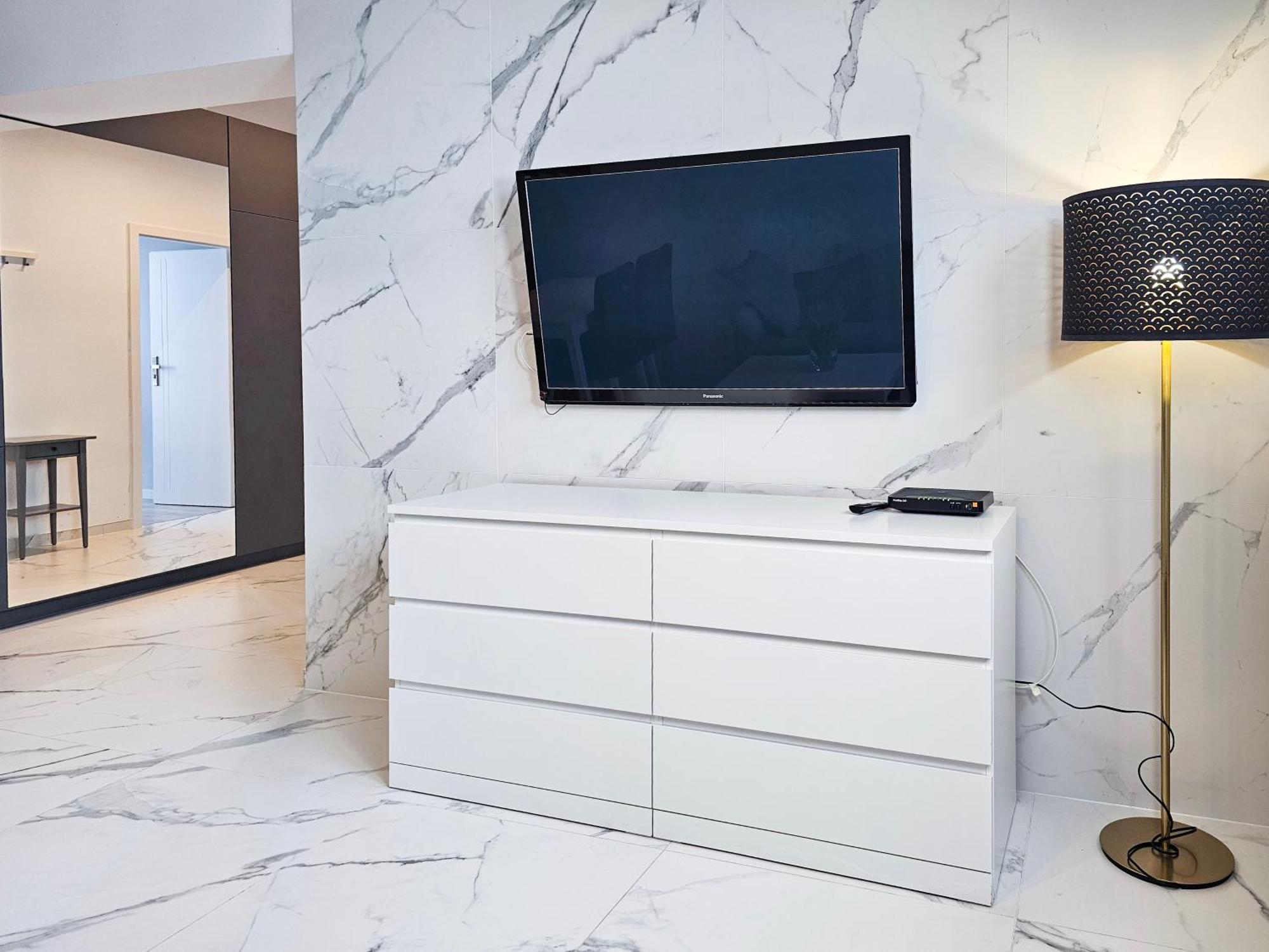 シフィノウイシチェVisit Baltic - Platan Tower Greyアパートメント エクステリア 写真